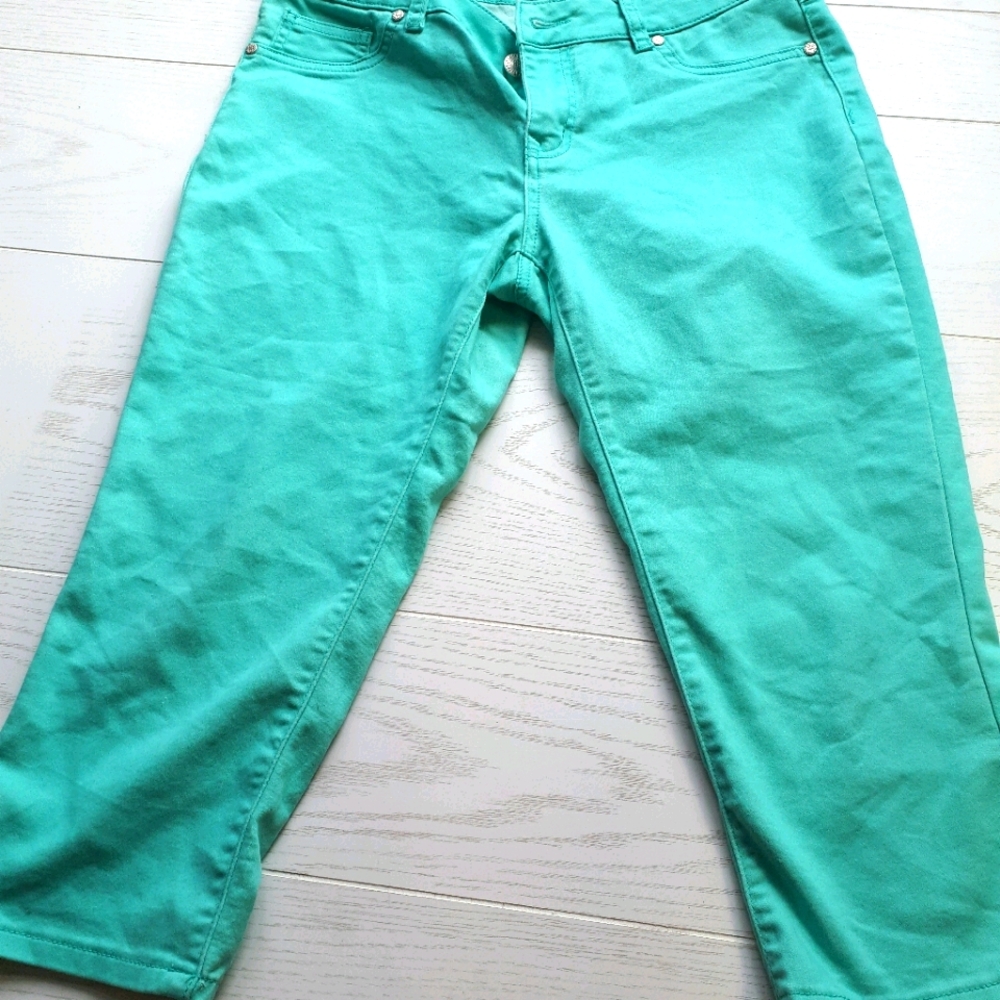 Women's aqua capris 3 for $30